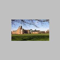 Exeter School, photo by  WRTL on Wikipedia.jpg